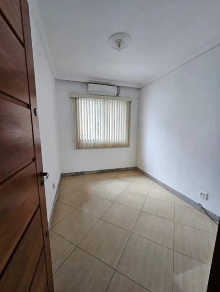 CASA GEMINADA COM ENTRADA INDIVIDUAL - BAIRRO CABRAL: 15ª foto da galeria de imagens do imóvel
