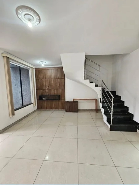 CASA GEMINADA COM ENTRADA INDIVIDUAL - BAIRRO CABRAL: 4ª foto da galeria de imagens do imóvel