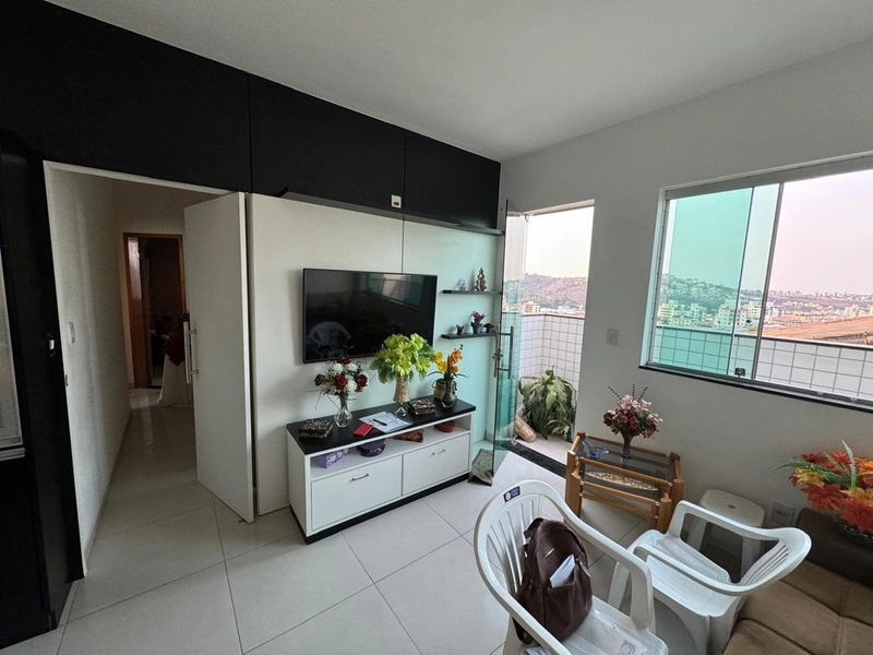 APARTAMENTO NO ARVOREDO 1 (ELEVADOR): 2ª foto da galeria de imagens do imóvel