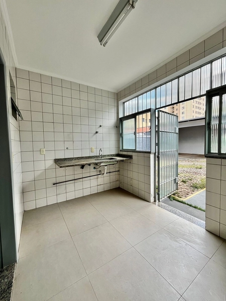 CASA COMERCIAL Á VENDA|ALUGUEL | 8 SALAS | 8 VAGAS | CASTELO/PAQUETÁ: 14ª foto da galeria de imagens do imóvel