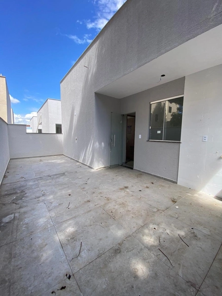 COBERTURA | 3 QUARTOS | 1 BANHO | 1 LAVABO |1 VAGA | BAIRRO XANGRILÁ