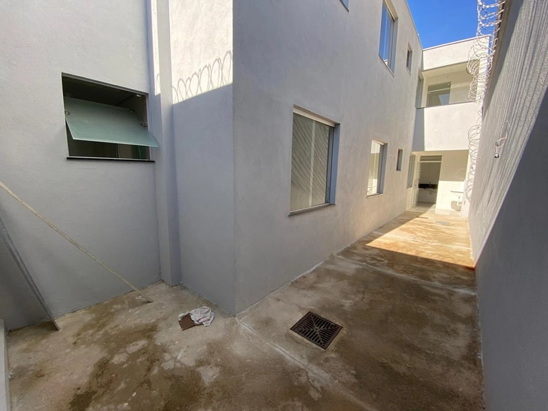 CASA GEMINADA| 3 QUARTOS | SUÍTE |1 BANHO |2 VAGAS: 4ª foto da galeria de imagens do imóvel