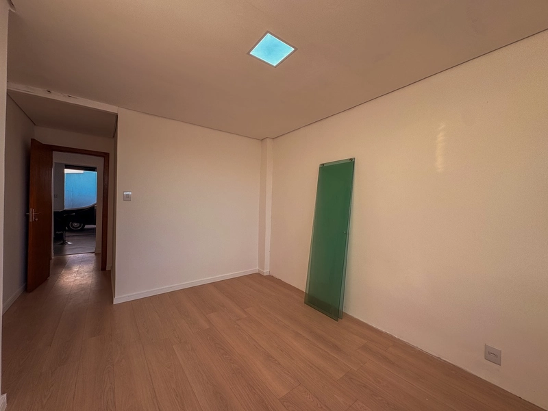 CASA LINEAR NO PARQUE TURISTAS “REGIÃO DO SERRANO” | LOTE 220M² |: 25ª foto da galeria de imagens do imóvel