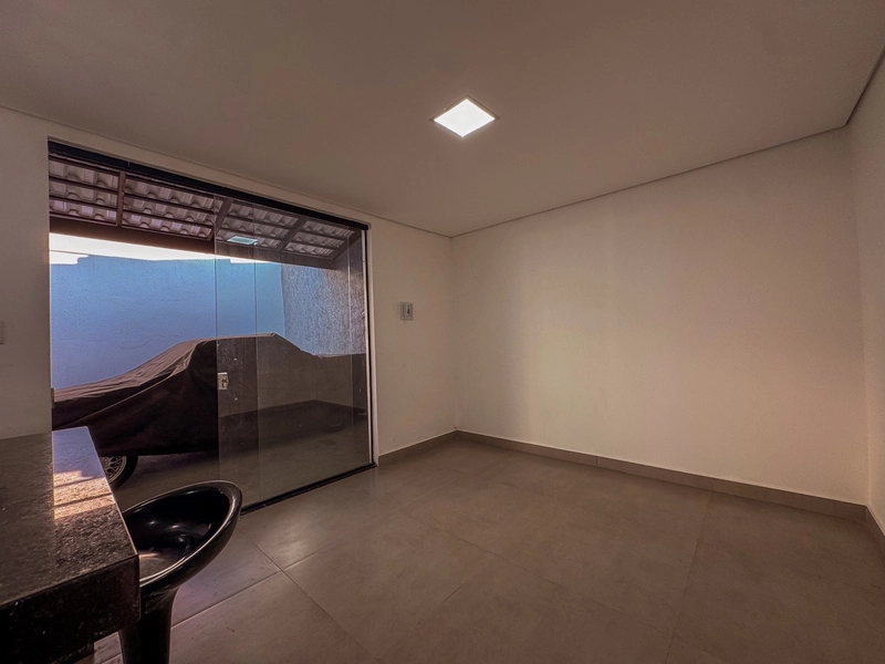 CASA LINEAR NO PARQUE TURISTAS “REGIÃO DO SERRANO” | LOTE 220M² |: 19ª foto da galeria de imagens do imóvel