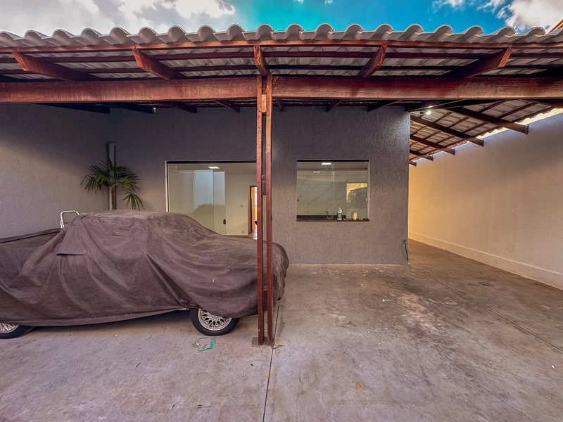 CASA LINEAR NO PARQUE TURISTAS “REGIÃO DO SERRANO” | LOTE 220M² |: 11ª foto da galeria de imagens do imóvel