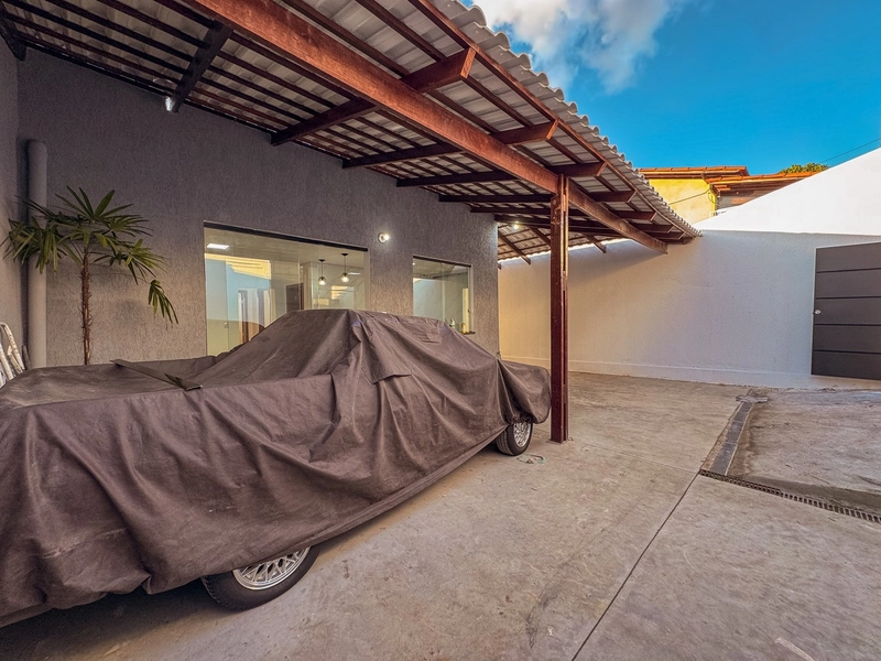 CASA LINEAR NO PARQUE TURISTAS “REGIÃO DO SERRANO” | LOTE 220M² |: 10ª foto da galeria de imagens do imóvel