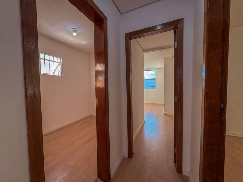 CASA LINEAR NO PARQUE TURISTAS “REGIÃO DO SERRANO” | LOTE 220M² |: 23ª foto da galeria de imagens do imóvel