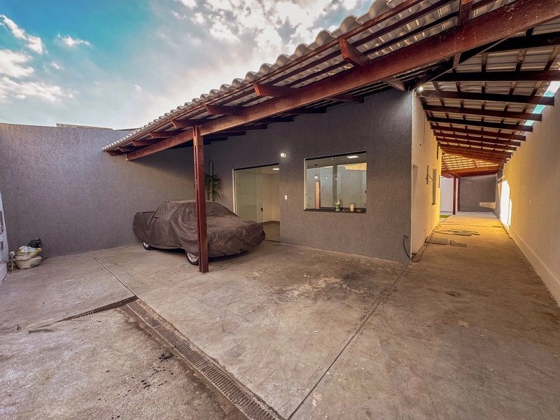 CASA LINEAR NO PARQUE TURISTAS “REGIÃO DO SERRANO” | LOTE 220M² |: 8ª foto da galeria de imagens do imóvel