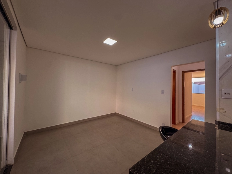CASA LINEAR NO PARQUE TURISTAS “REGIÃO DO SERRANO” | LOTE 220M² |: 20ª foto da galeria de imagens do imóvel