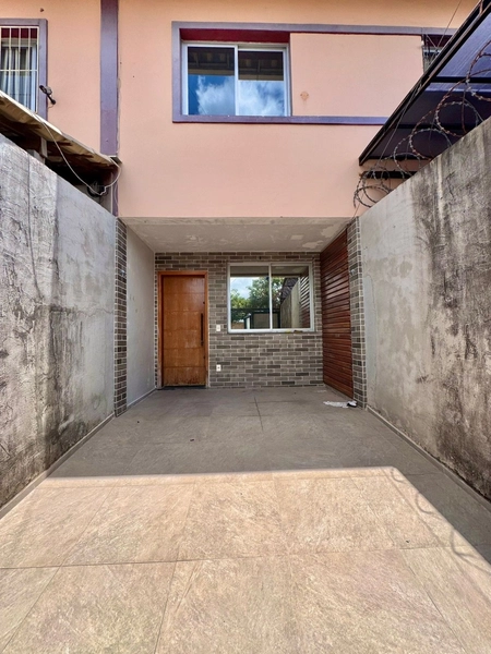 CASA COM ENTRADA INDIVIDUAL 2 QUARTOS - XANGRILA: 3ª foto da galeria de imagens do imóvel
