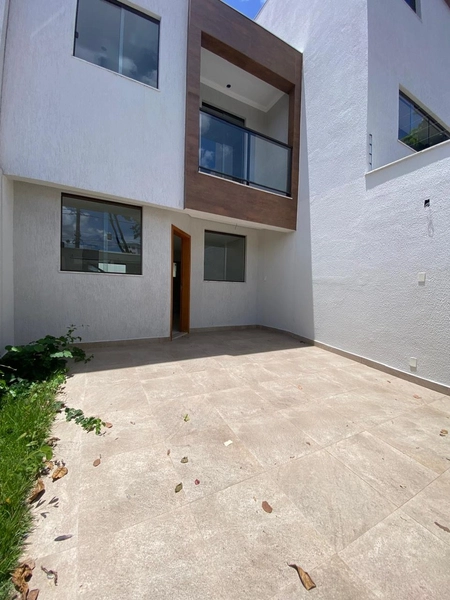 CASA GEMINADA INDIVIDUAL | 3 QUARTOS | SUITE| 2 VAGAS | BAIRRO: 1ª foto da galeria de imagens do imóvel