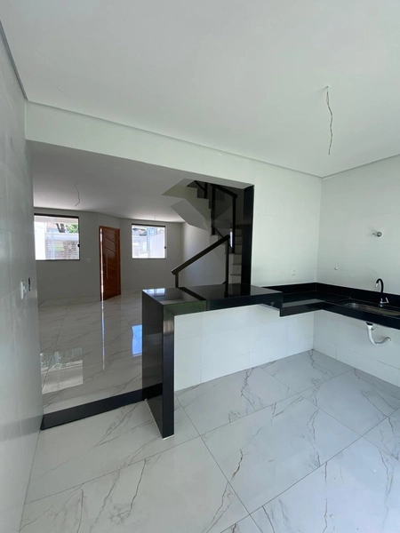 CASA GEMINADA INDIVIDUAL | 3 QUARTOS | SUITE| 2 VAGAS | BAIRRO: 13ª foto da galeria de imagens do imóvel