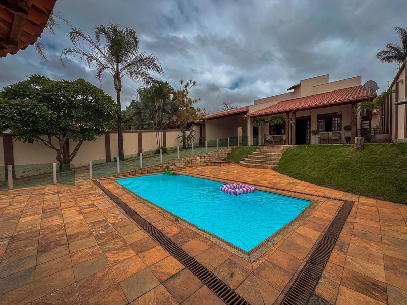 CASA LINEAR 3 QUARTOS | 4 BANHEIROS | PISCINA | HABITE-SE: 2ª foto da galeria de imagens do imóvel
