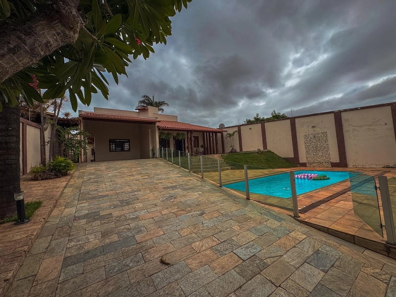 CASA LINEAR 3 QUARTOS | 4 BANHEIROS | PISCINA | HABITE-SE: 6ª foto da galeria de imagens do imóvel