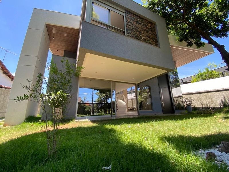 CASA MODERNA BANDEIRANTES | 463m² CONST. | 1000m² LOTE | 4 SUÍTES: 3ª foto da galeria de imagens do imóvel