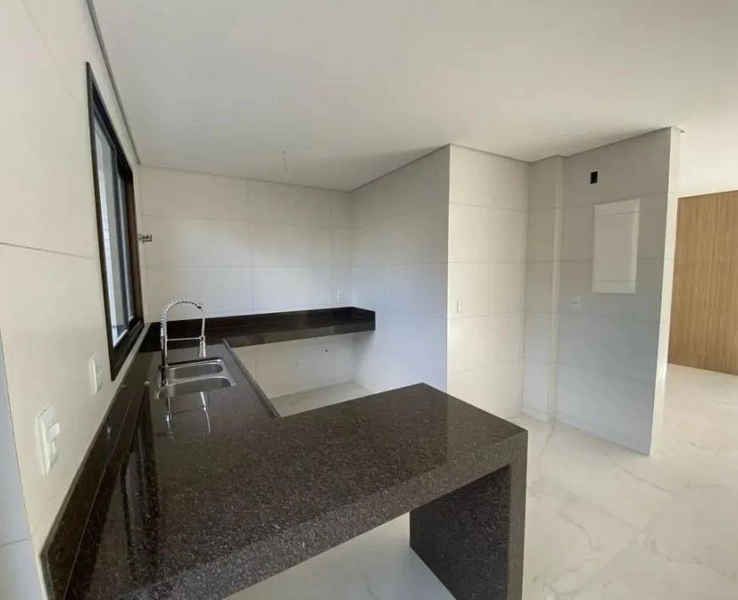 ÁREA PRIVATIVA| 4 QUARTOS | 3 VAGAS | BAIRRO LIBERDADE - R$1.780.000: 9ª foto da galeria de imagens do imóvel