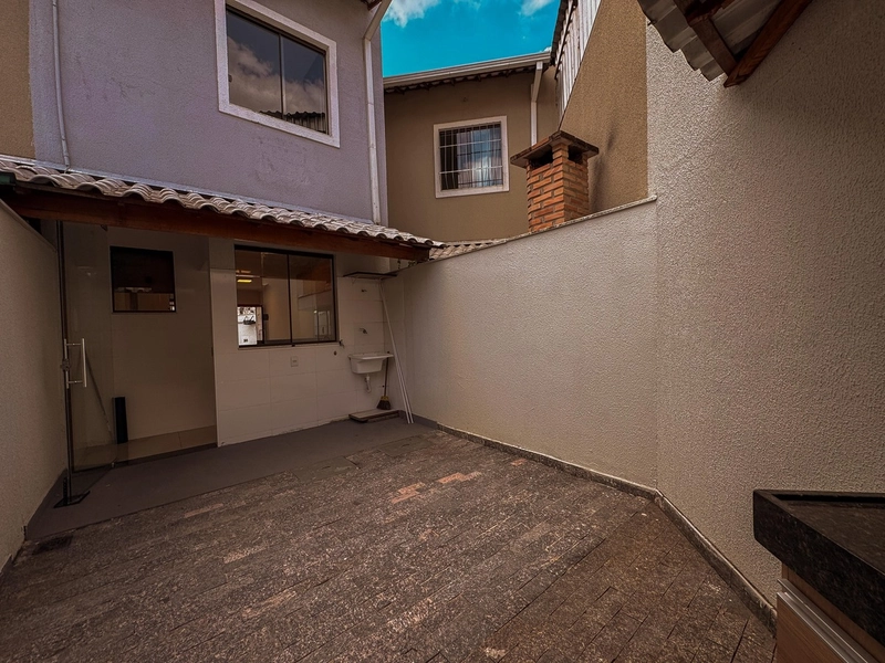 LINDA CASA Á VENDA | BAIRRO SANTA BRANCA | 116M² | 02 QUARTOS: 5ª foto da galeria de imagens do imóvel