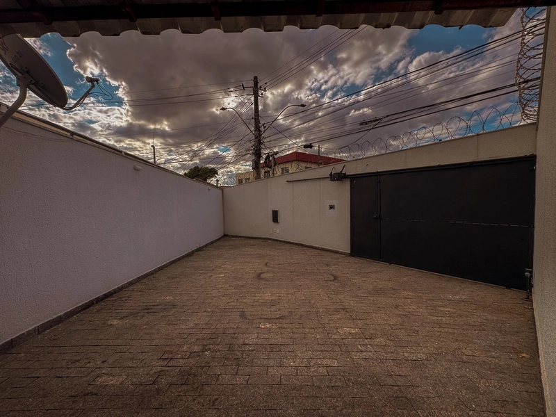 LINDA CASA Á VENDA | BAIRRO SANTA BRANCA | 116M² | 02 QUARTOS: 2ª foto da galeria de imagens do imóvel