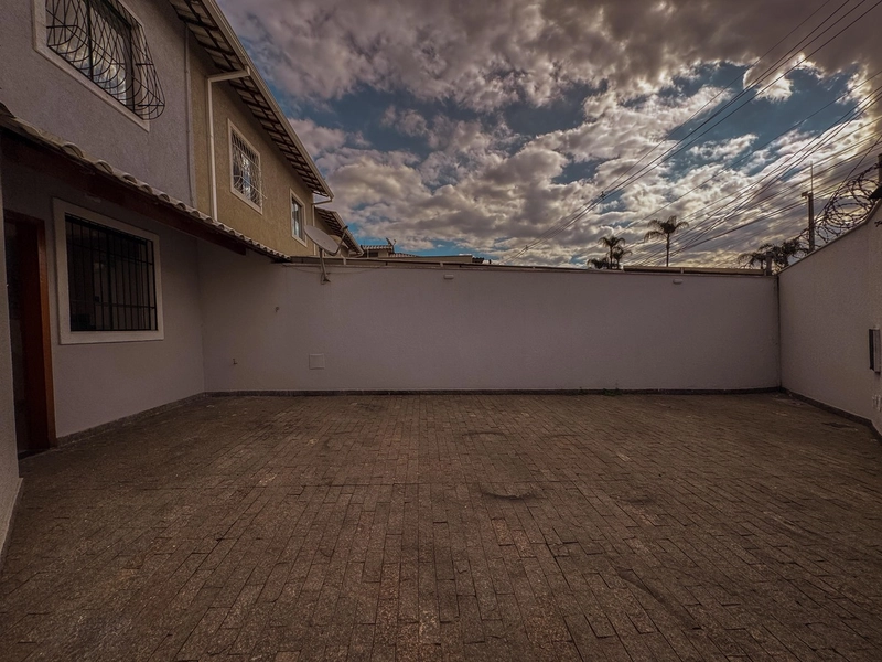 LINDA CASA Á VENDA | BAIRRO SANTA BRANCA | 116M² | 02 QUARTOS: 4ª foto da galeria de imagens do imóvel