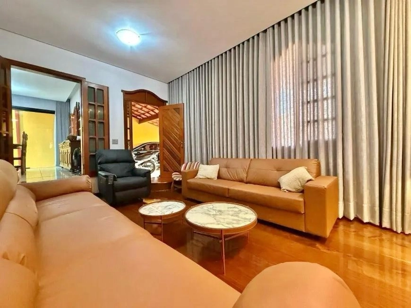 CASA LINEAR | 04 QUARTOS | 02 SUITES | 03 BANHEIROS | 04 VAGAS: 6ª foto da galeria de imagens do imóvel