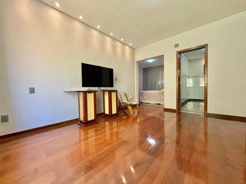 CASA LINEAR | 04 QUARTOS | 02 SUITES | 03 BANHEIROS | 04 VAGAS: 9ª foto da galeria de imagens do imóvel