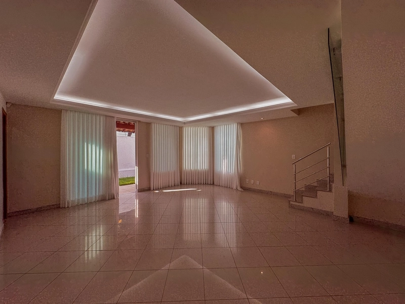 LINDA CASA Á VENDA | BAIRRO CASTELO | LOTE 298M²: 17ª foto da galeria de imagens do imóvel
