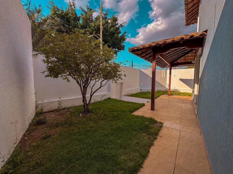 LINDA CASA Á VENDA | BAIRRO CASTELO | LOTE 298M²: 10ª foto da galeria de imagens do imóvel