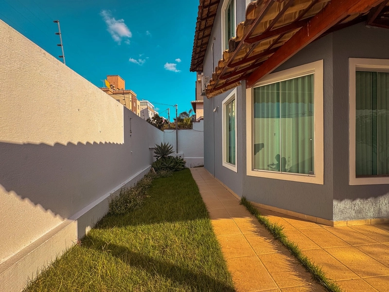 LINDA CASA Á VENDA | BAIRRO CASTELO | LOTE 298M²: 5ª foto da galeria de imagens do imóvel