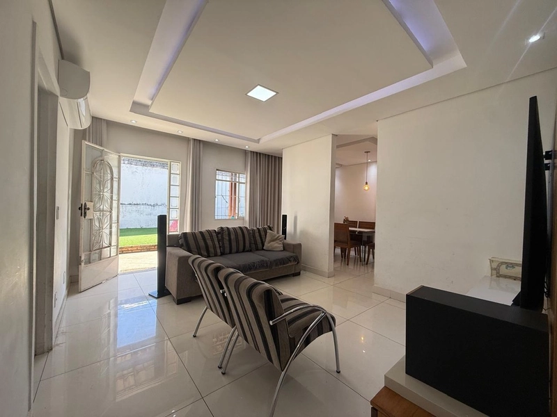 CASA LINEAR À VENDA | 4 QUARTOS | ESPAÇO GOURMET | 3 VAGAS: 4ª foto da galeria de imagens do imóvel