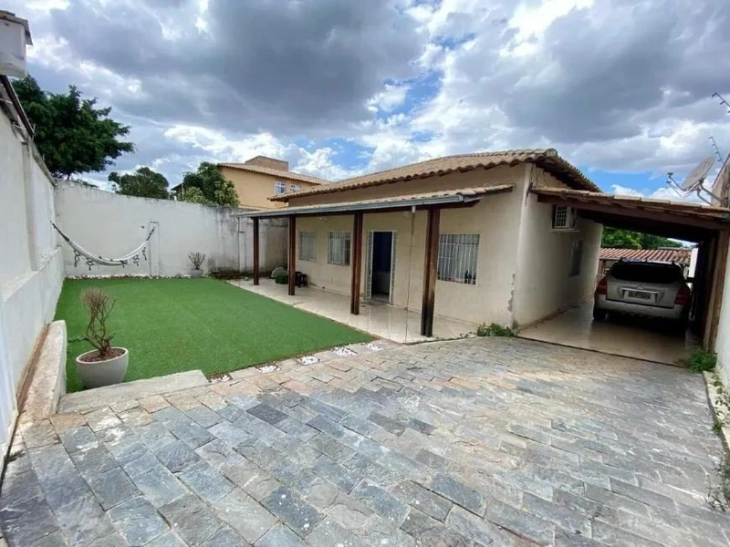 CASA LINEAR | 4 QUARTOS | 5 VAGAS – SANTA TEREZINHA - R$ 1.200.000,00: 1ª foto da galeria de imagens do imóvel