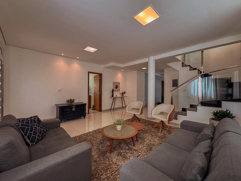CASA l 6 QUARTOS l 03 BANHEIROS | SUITE| 05 VAGAS: 8ª foto da galeria de imagens do imóvel