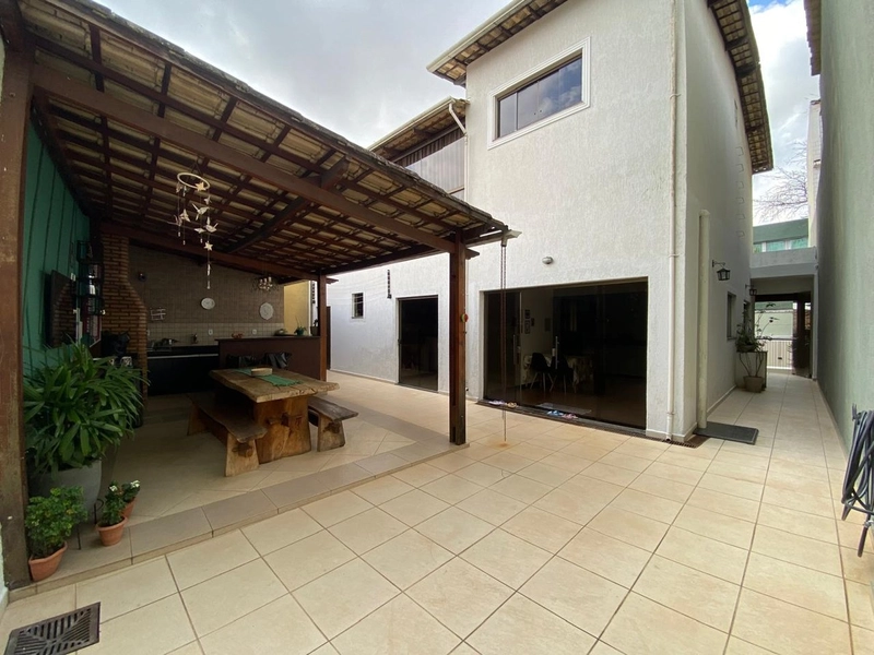 CASA l 04 QUARTOS l 01 SUITE | 04 BANHEIROS | 08 VAGAS: 17ª foto da galeria de imagens do imóvel