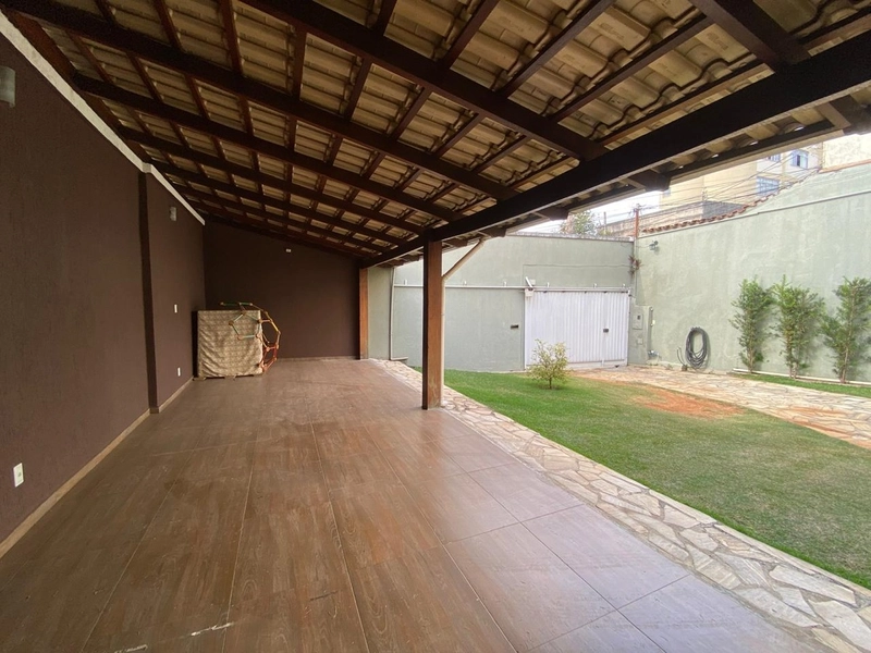 CASA l 04 QUARTOS l 01 SUITE | 04 BANHEIROS | 08 VAGAS: 8ª foto da galeria de imagens do imóvel