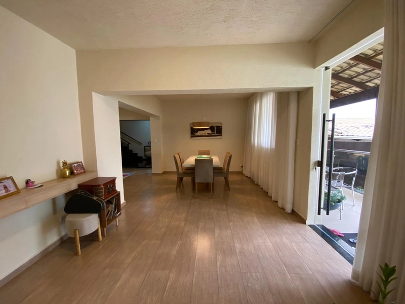 CASA l 04 QUARTOS l 01 SUITE | 04 BANHEIROS | 08 VAGAS: 21ª foto da galeria de imagens do imóvel