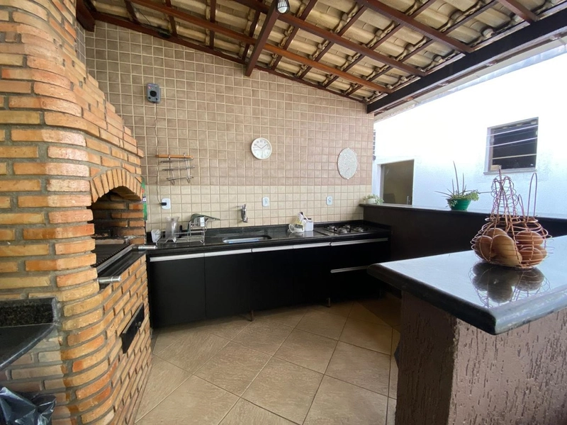 CASA l 04 QUARTOS l 01 SUITE | 04 BANHEIROS | 08 VAGAS: 13ª foto da galeria de imagens do imóvel