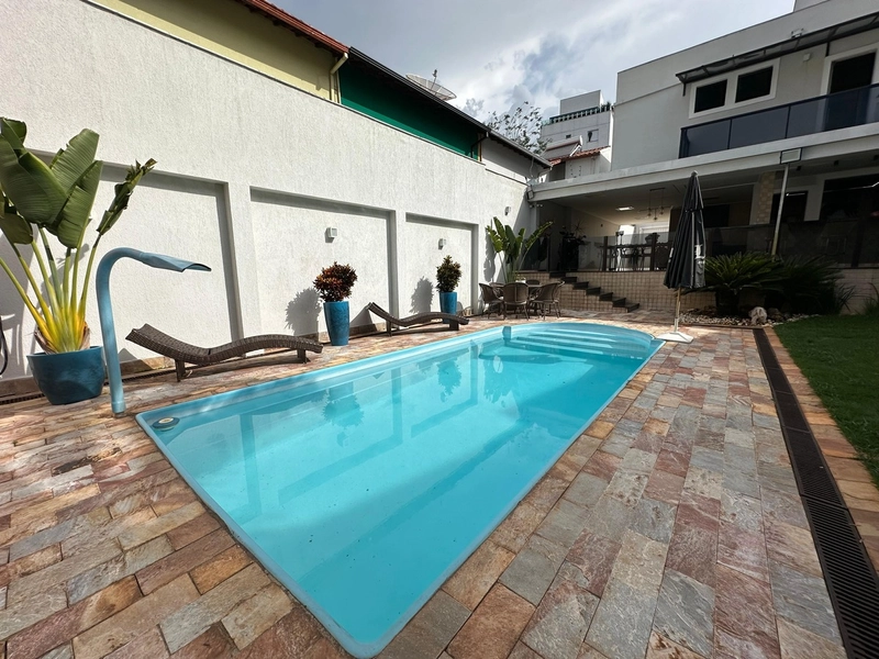 Belíssima casa com piscina | 04 Quartos | 01 Suíte |04 banheiros |: 5ª foto da galeria de imagens do imóvel