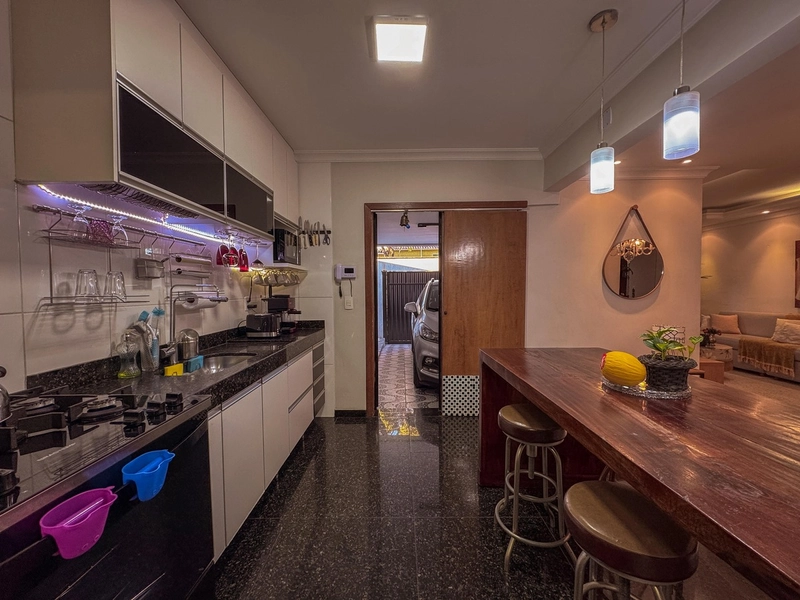 Belíssima Casa Geminada no Bairro Cabral | 170m² | 03 Quartos |: 10ª foto da galeria de imagens do imóvel