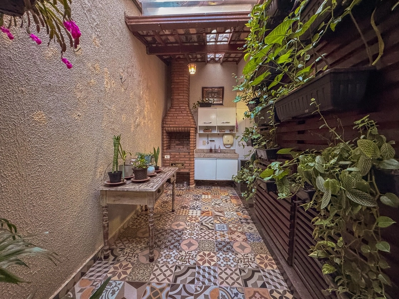 Belíssima Casa Geminada no Bairro Cabral | 170m² | 03 Quartos |: 30ª foto da galeria de imagens do imóvel