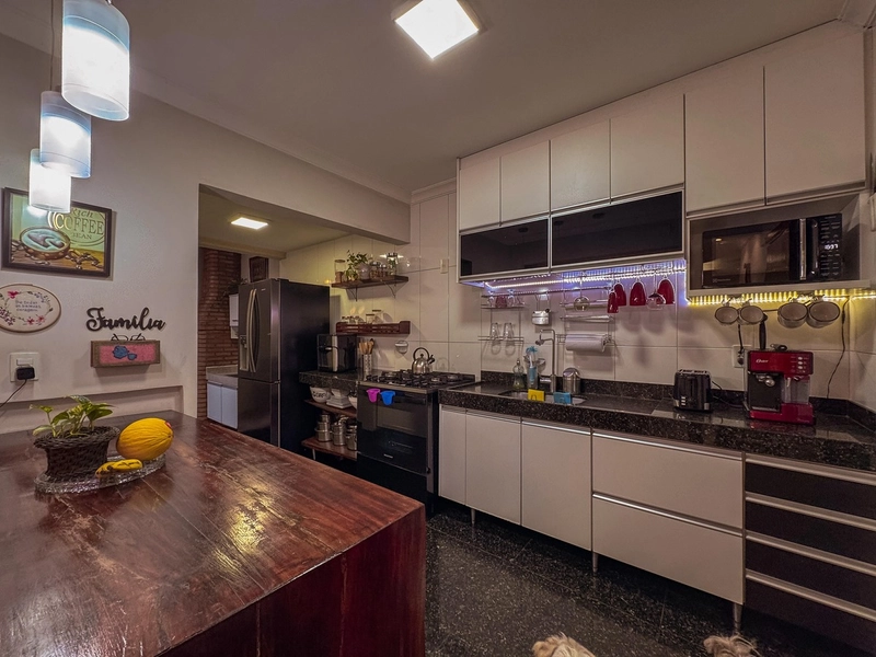 Belíssima Casa Geminada no Bairro Cabral | 170m² | 03 Quartos |: 9ª foto da galeria de imagens do imóvel