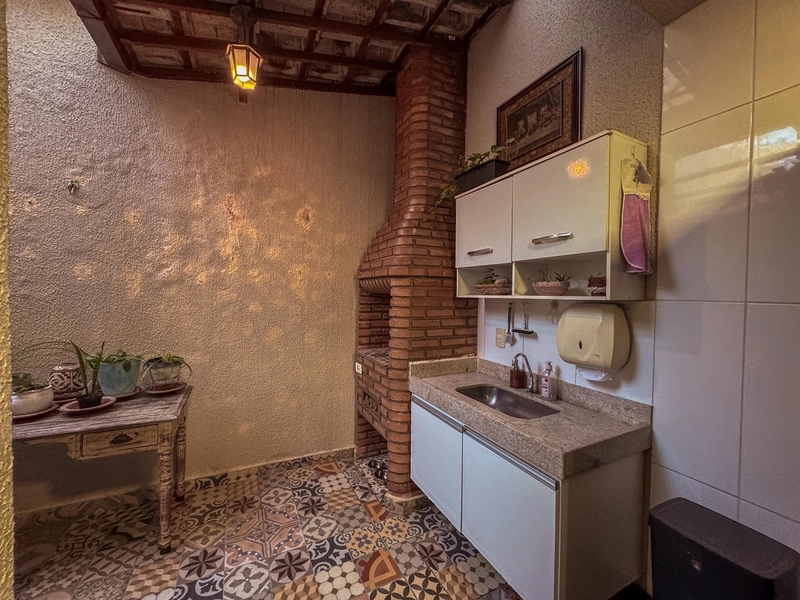 Belíssima Casa Geminada no Bairro Cabral | 170m² | 03 Quartos |: 29ª foto da galeria de imagens do imóvel