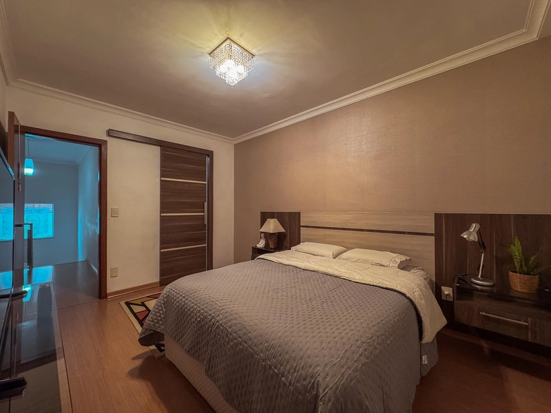 Belíssima Casa Geminada no Bairro Cabral | 170m² | 03 Quartos |: 17ª foto da galeria de imagens do imóvel