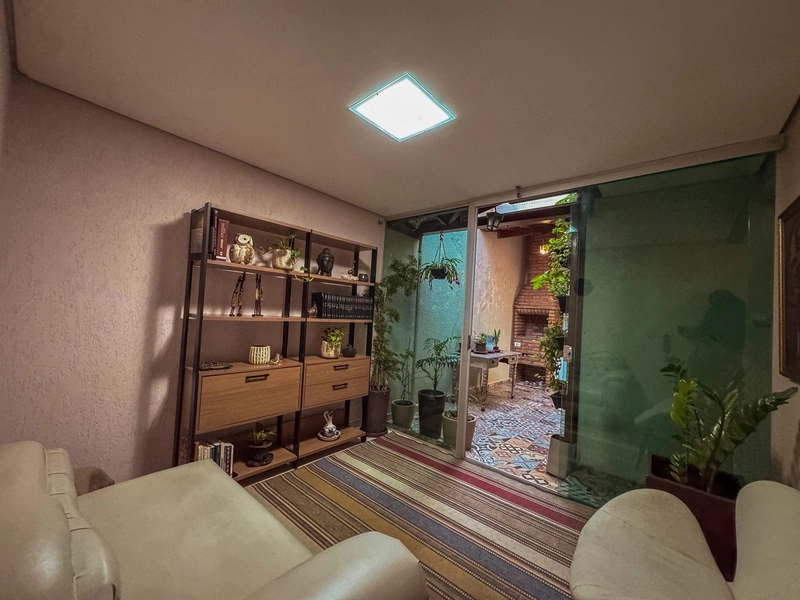 Belíssima Casa Geminada no Bairro Cabral | 170m² | 03 Quartos |: 27ª foto da galeria de imagens do imóvel
