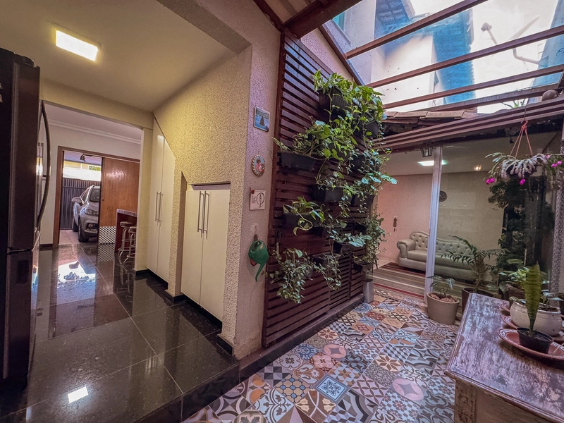 Belíssima Casa Geminada no Bairro Cabral | 170m² | 03 Quartos |: 28ª foto da galeria de imagens do imóvel