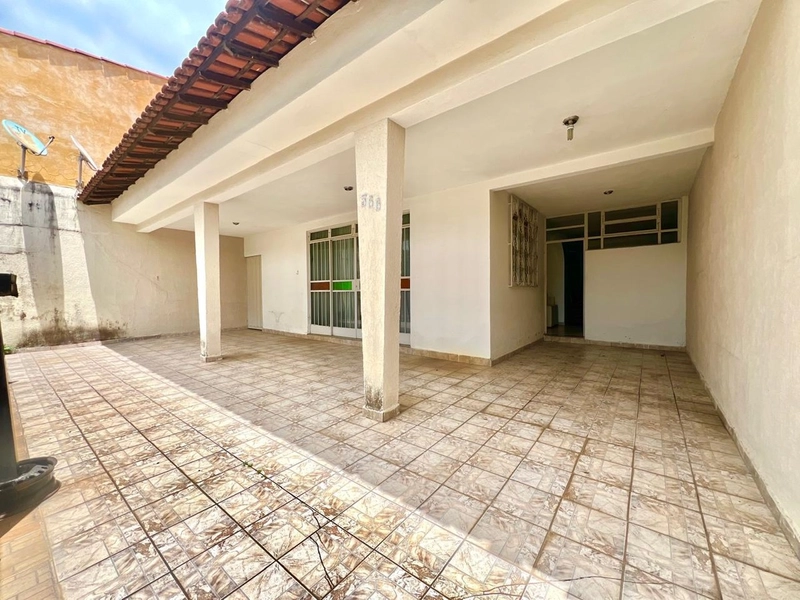 CASA | 3 QUARTOS| 01 SUITE | 02 BANHEIROS | 3 VAGAS