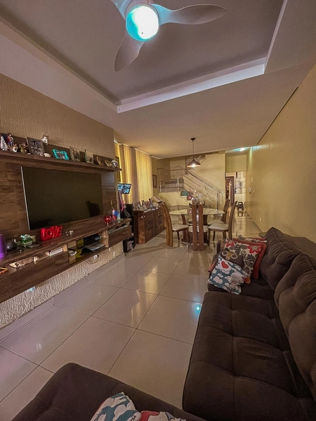Belíssima Casa Geminada no Bairro Cabral | 250m² Construídos |: 5ª foto da galeria de imagens do imóvel