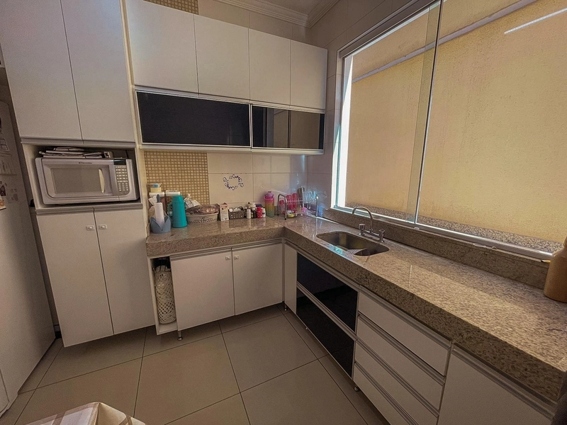 Belíssima Casa Geminada no Bairro Cabral | 250m² Construídos |: 9ª foto da galeria de imagens do imóvel
