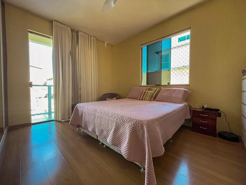 Belíssima Casa Geminada no Bairro Cabral | 250m² Construídos |: 14ª foto da galeria de imagens do imóvel