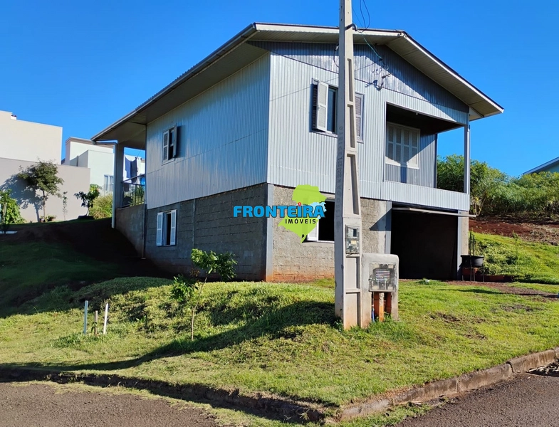 CASA MISTA: 2ª foto da galeria de imagens do imóvel