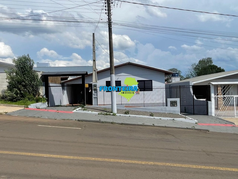 Casa Mista c/Terreno Amplo: 1ª foto da galeria de imagens do imóvel