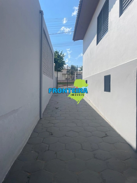 Casa Mista c/Terreno Amplo: 2ª foto da galeria de imagens do imóvel